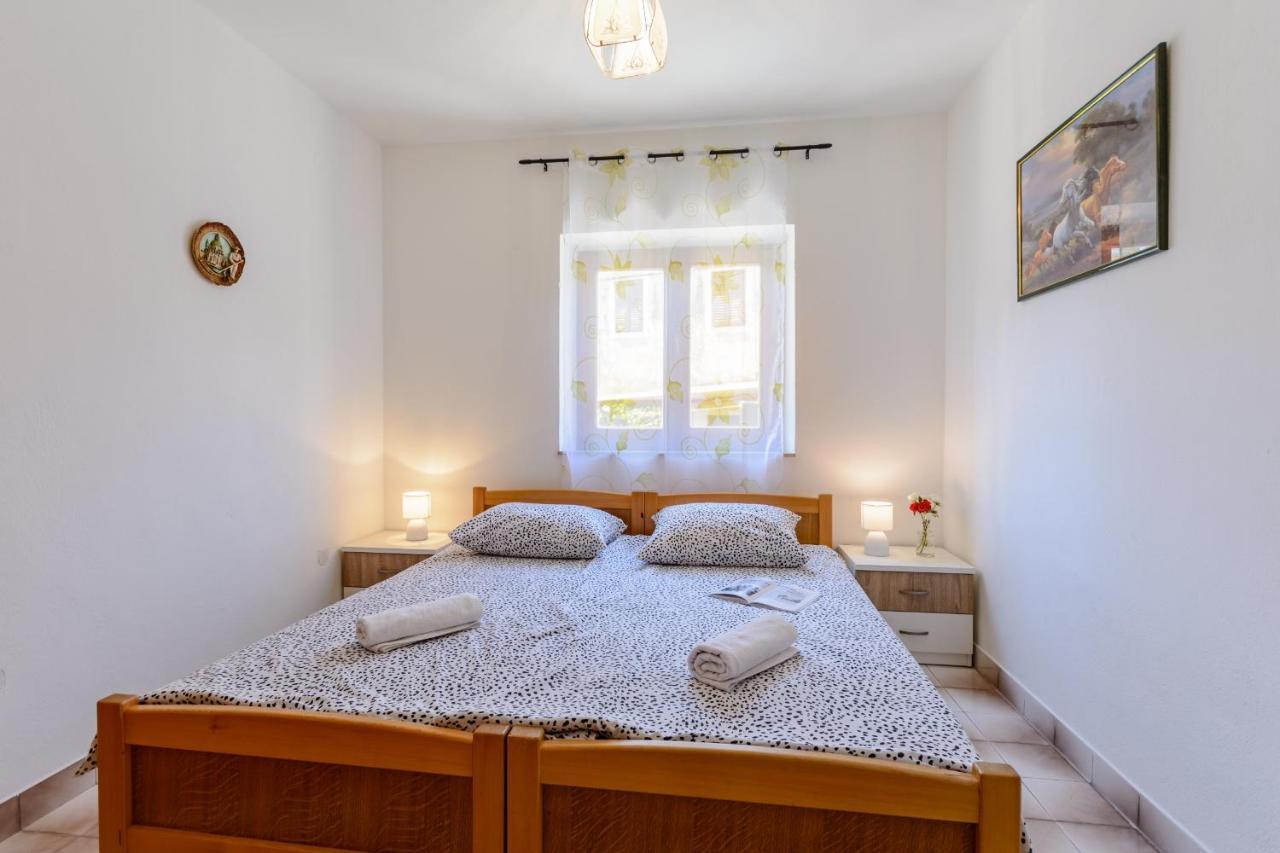 Apartments By The Sea Sumartin, Brac - 2952 Εξωτερικό φωτογραφία